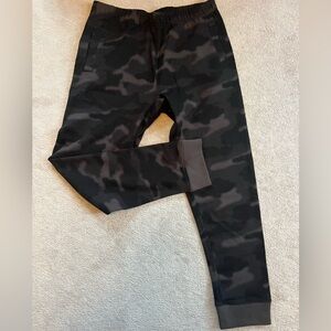 NEW Men’s Roots Black Camouflage Joggers & Bonus AE Preloved Grey Joggers
